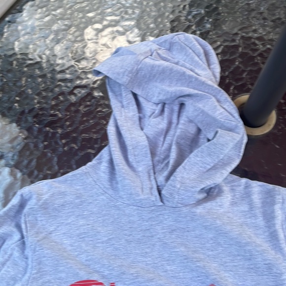 Hooded Light Weight Champion Long Sleeve Top. Size Medium - Picture 7 of 8